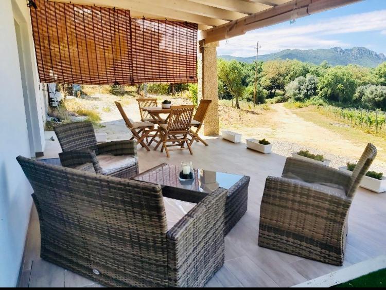 Elegant Country Open Space Deluxe Tenuta Piredu -Monti-Olbia ภายนอก รูปภาพ